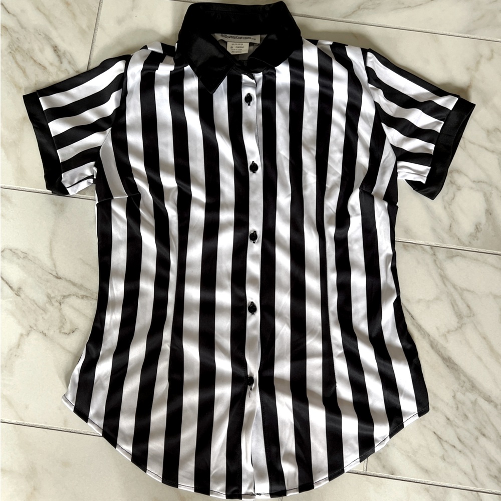 NWT Referee blouse top body forming black collar button down S